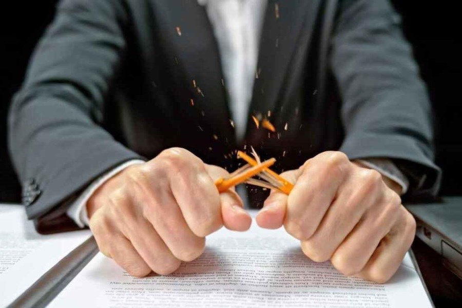 از حق‌به‌جانب‌های فاقد‌شعور فاصله بگیرید