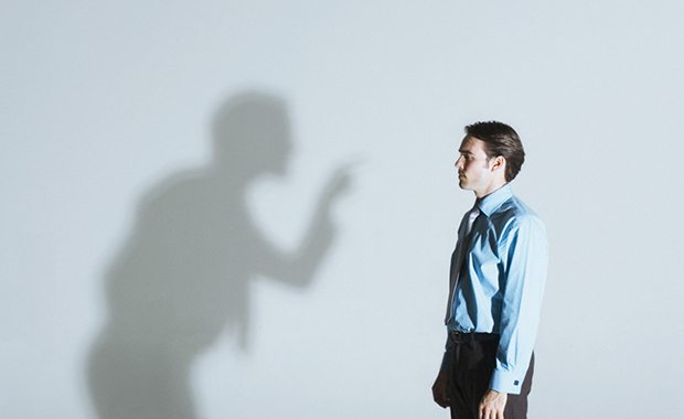 چگونه انتقاد کنیم بدون اینکه از ما دلخور شوند؟