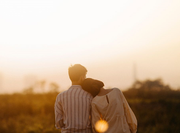 عشق و وفاداری زیربنای سلامت روابط اجتماعی و خانوادگی