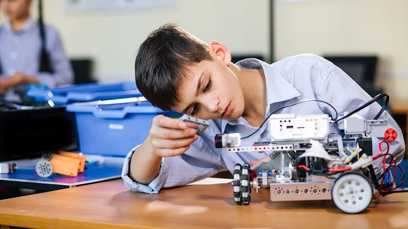 نوجواني و آغاز به كار