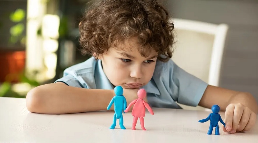 اصول رفتار مناسب با کودکان فرزندخوانده چیست؟